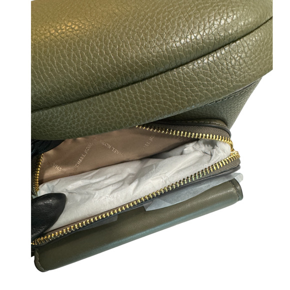 Michael Michael Kors - Large Pebbled Leather 2-in-1 Sling Pack - Picture 6 of 13